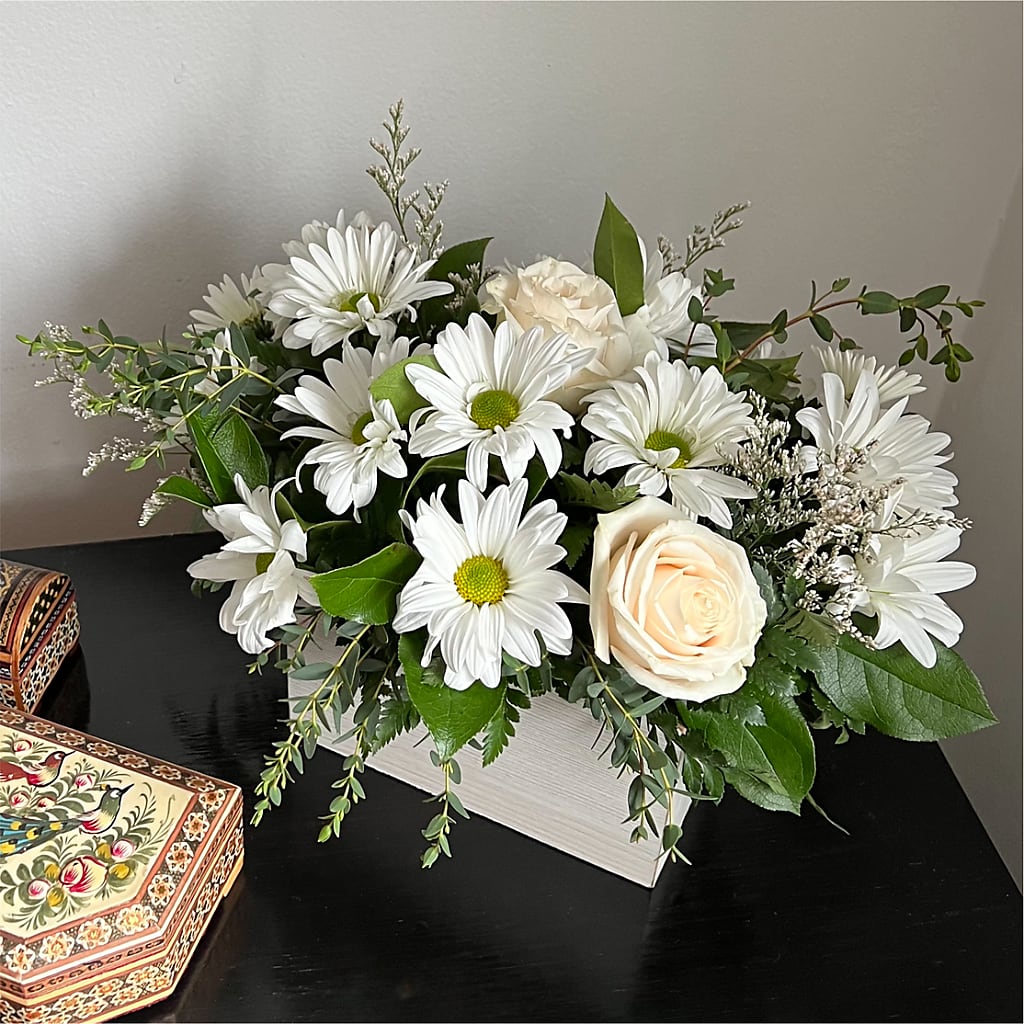 Fresh Linen Box Bouquet –  Blooms For You, Hamilton NJ
